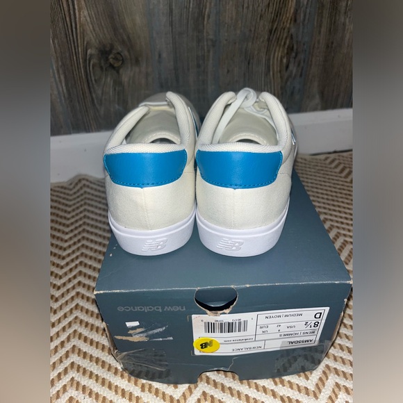 New balance off white with turquoise blue detailing new in box size 8.5 men’s - Picture 3 of 6